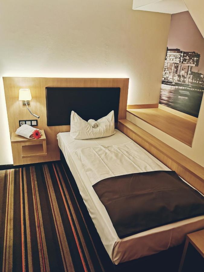 Hotel Fortune Кёльн Экстерьер фото
